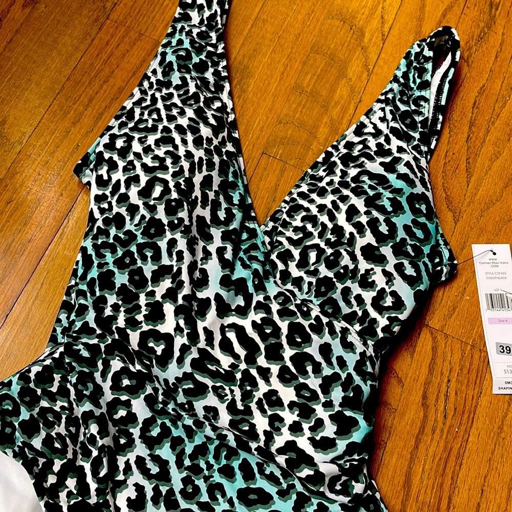One Piece Swimsuit 6 NWT | Cheetah print | Shaping Swimsuit size 6